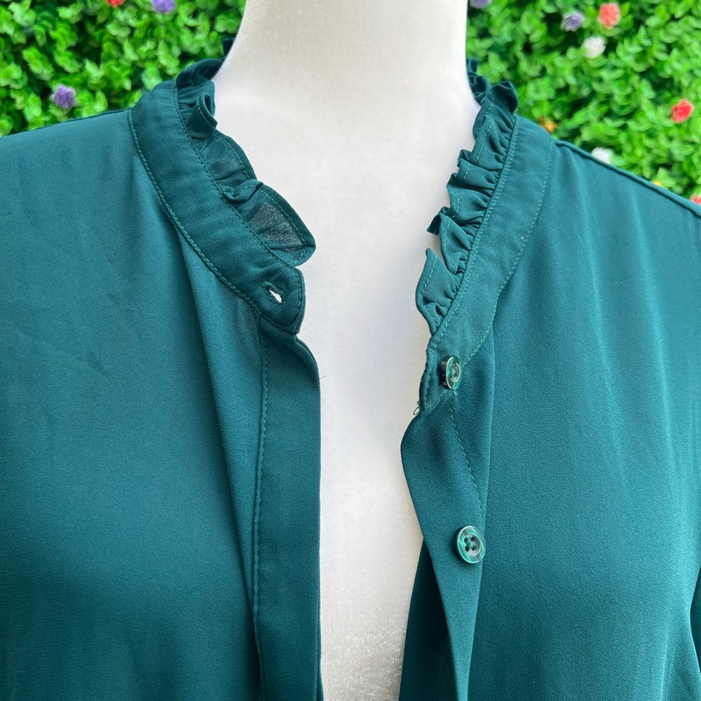 Torrid Women Green Chiffon Polyester Ruffle Collar Long Sleeve Blouse - Picture 2 of 7